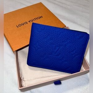 Louis Vuitton Blue Taurillon Leather Multiple Wallet M82563
